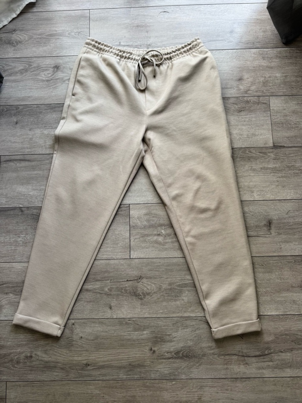 Zara Men's Drawstring Joggers in Light Beige
